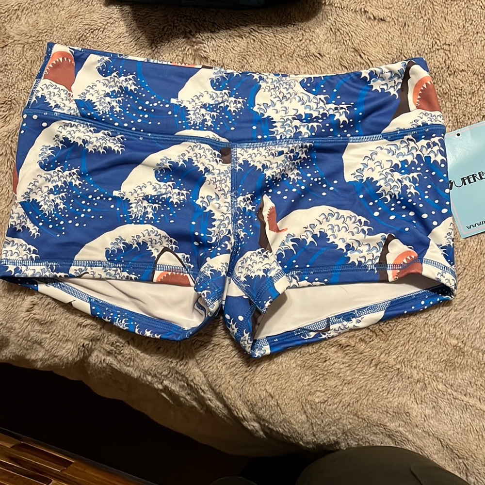 Fleo Sharks NWT